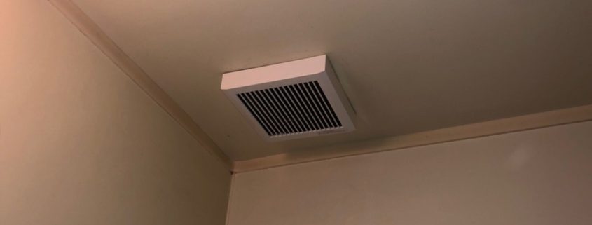 天井の換気扇を修理