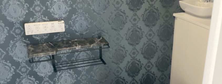 収納付きトイレと内装を一新した施工後のトイレ全体写真