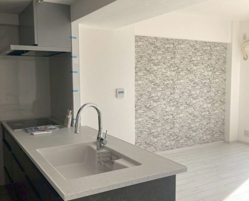 東京都大田区S様邸 キッチンリフォーム施工後 吊戸棚撤去 開放的対面キッチン