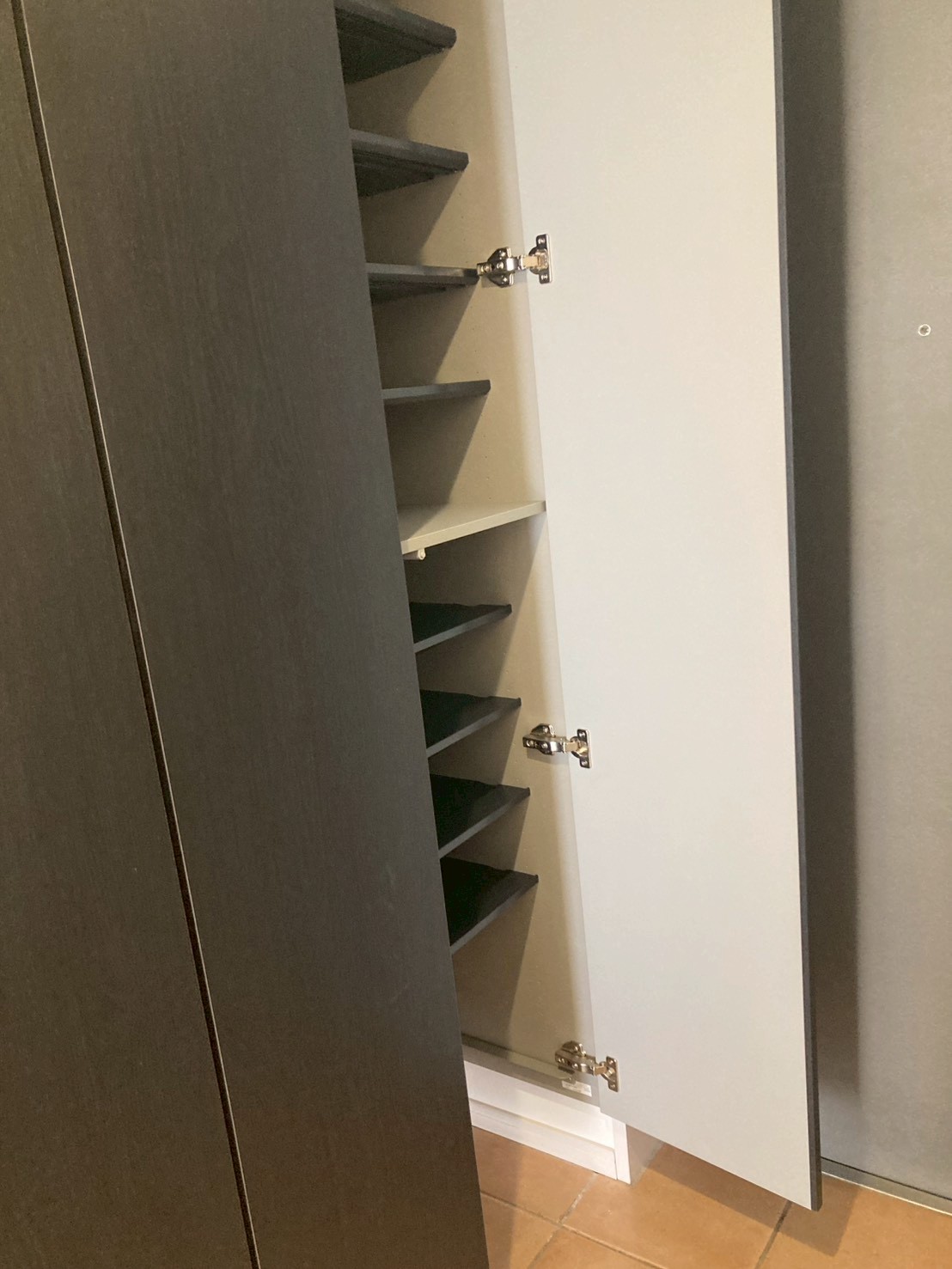 東京都大田区S様邸 シューズボックス内部 可動棚付き玄関収納の施工後